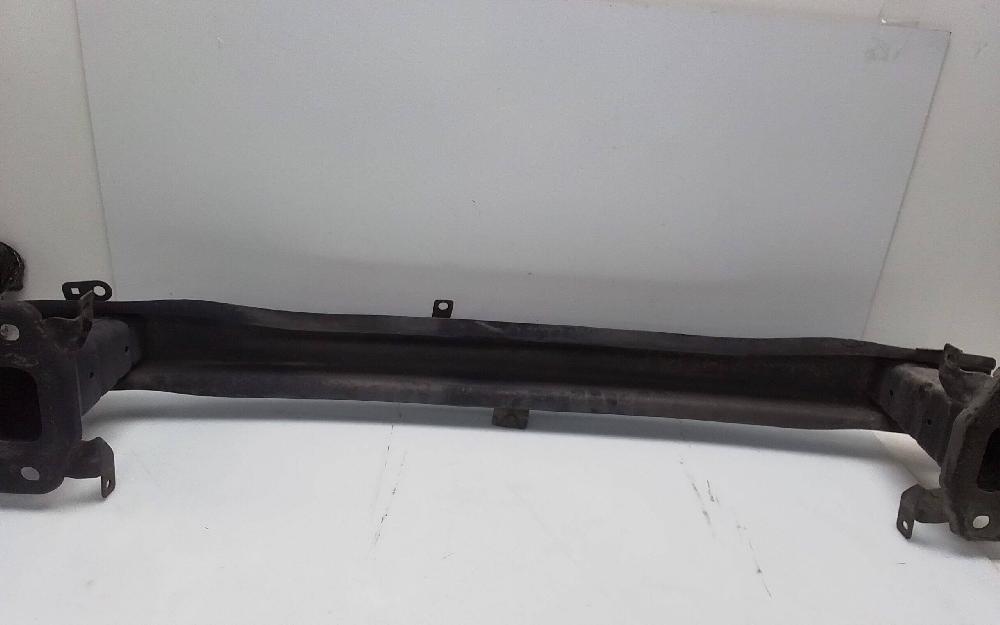 Renfort pare-choc av de Skoda Superb ii station wagon (3t5) 2010-0 con 138000 km - pieza usada