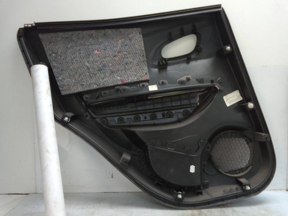Rear door trim rh 156088701 de Renault Kadjar (ha_, hl_) 2015-0 con 116500 km - pieza usada