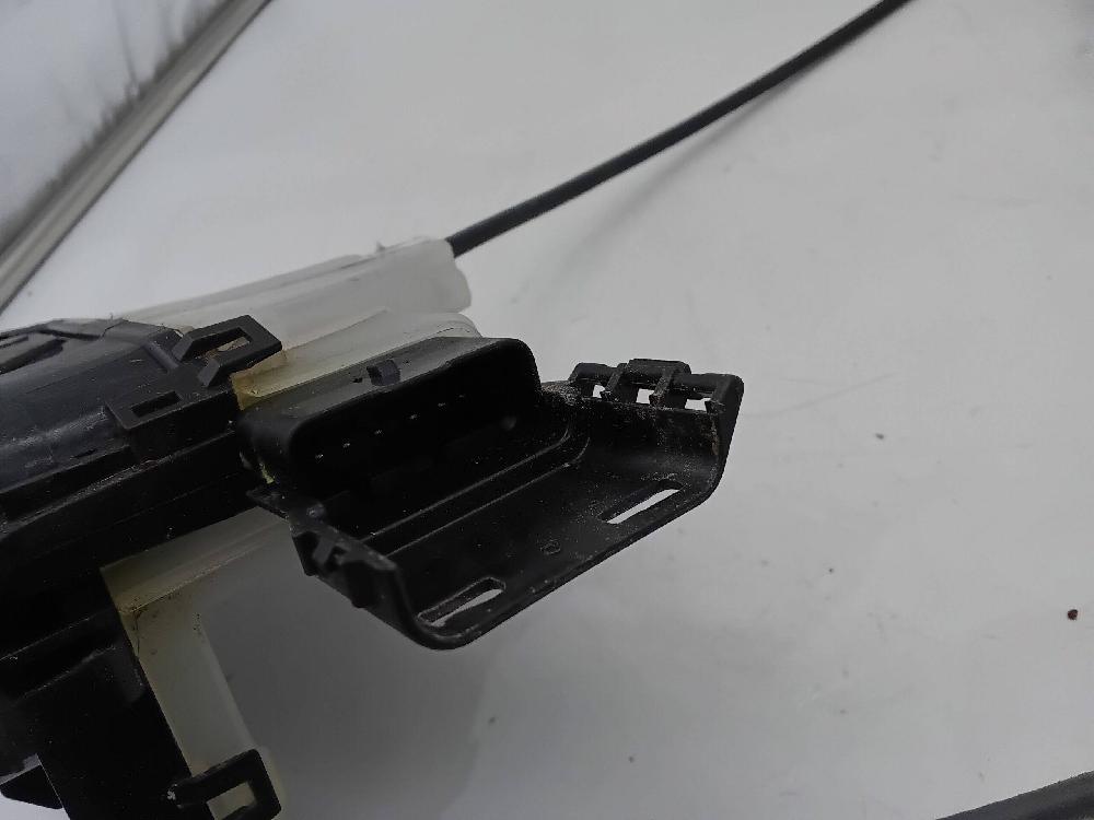 Cerradura puerta trasera izquierda 16943628 de Peugeot 3008 suv (mc_, mr_, mj_, m4_) 2016-0 con 111000 km - pieza usada