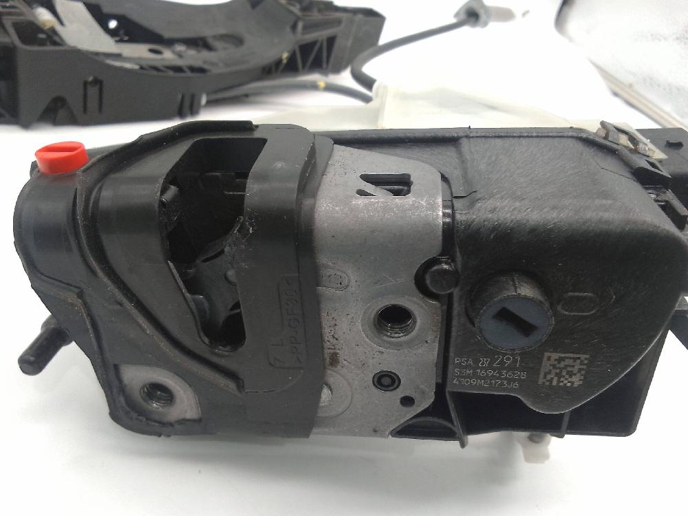 Cerradura puerta trasera izquierda 16943628 de Peugeot 3008 suv (mc_, mr_, mj_, m4_) 2016-0 con 103500 km - pieza usada