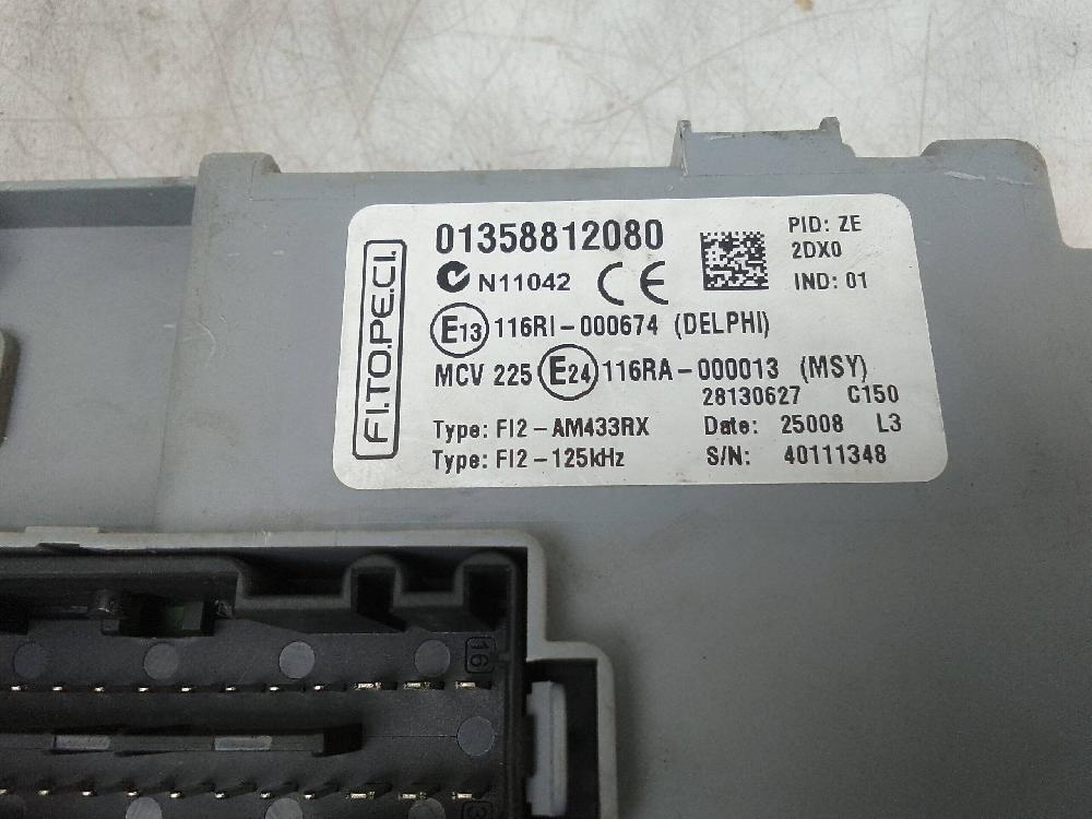 Scatola dei fusibili 01358812080 de Fiat Qubo (300)(2008->) 2008-0 con 116500 km - pieza usada