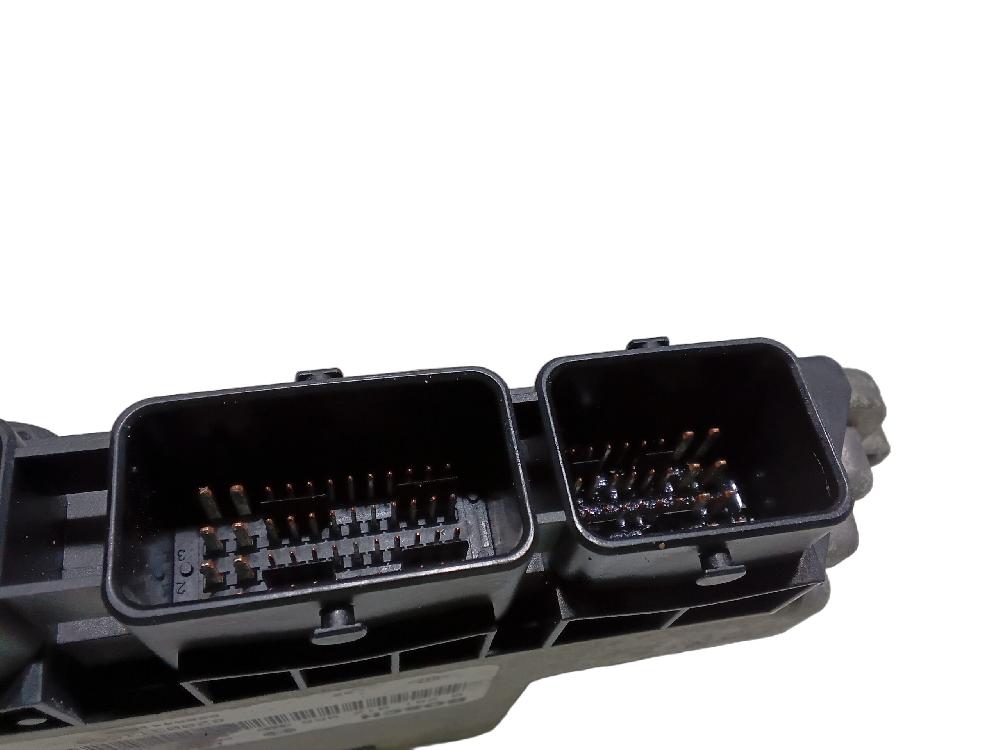 Switchboard engine uce 0281012058 de Renault Espace iv (jk0/1_) 2002-0 con 182500 km - pieza usada