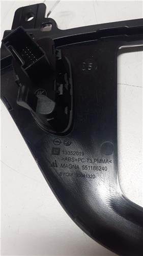 Moldura interior A14XER OPT LDD 13352019 de Opel Adam 0-0 - pieza usada