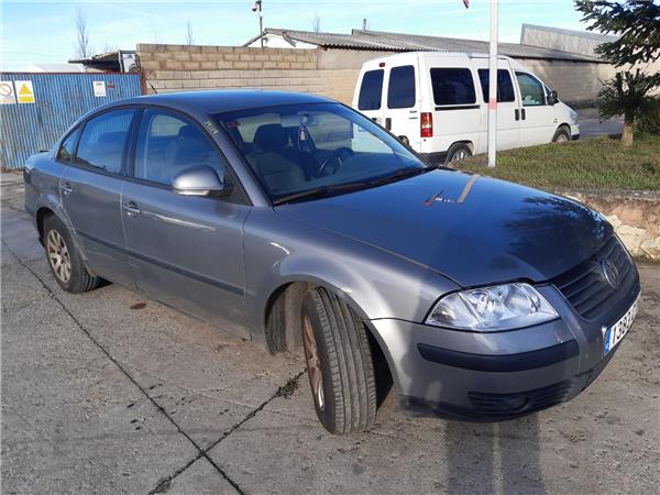 VOLKSWAGEN Passat B5 (1996-2005) Двигатель AVB 18333033