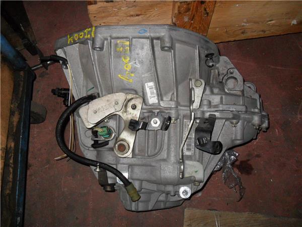 Caja de cambios M9R 740 PK4006 de Renault Laguna ii grandtour (kg0/1_) 2001-2006 - pieza usada