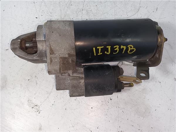 Starter motor 0001110100 de Audi A8 d2 (4d2, 4d8) 1998-2002 - pieza usada