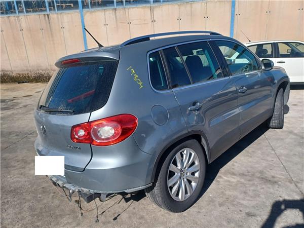 VOLKSWAGEN Tiguan 1 generation (2007-2017) Främre höger hjulnav 1K0407256AA 21804831