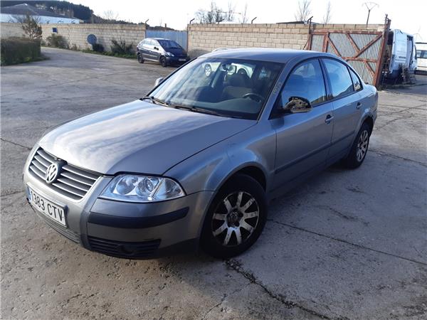 VOLKSWAGEN Passat B5 (1996-2005) Двигатель AVB 18333033