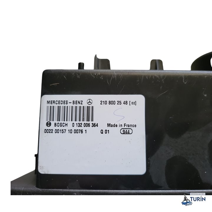 MERCEDES-BENZ E-Class W210 (1995-2002) Central Locking Vacuum Pump 2108002548 22432386