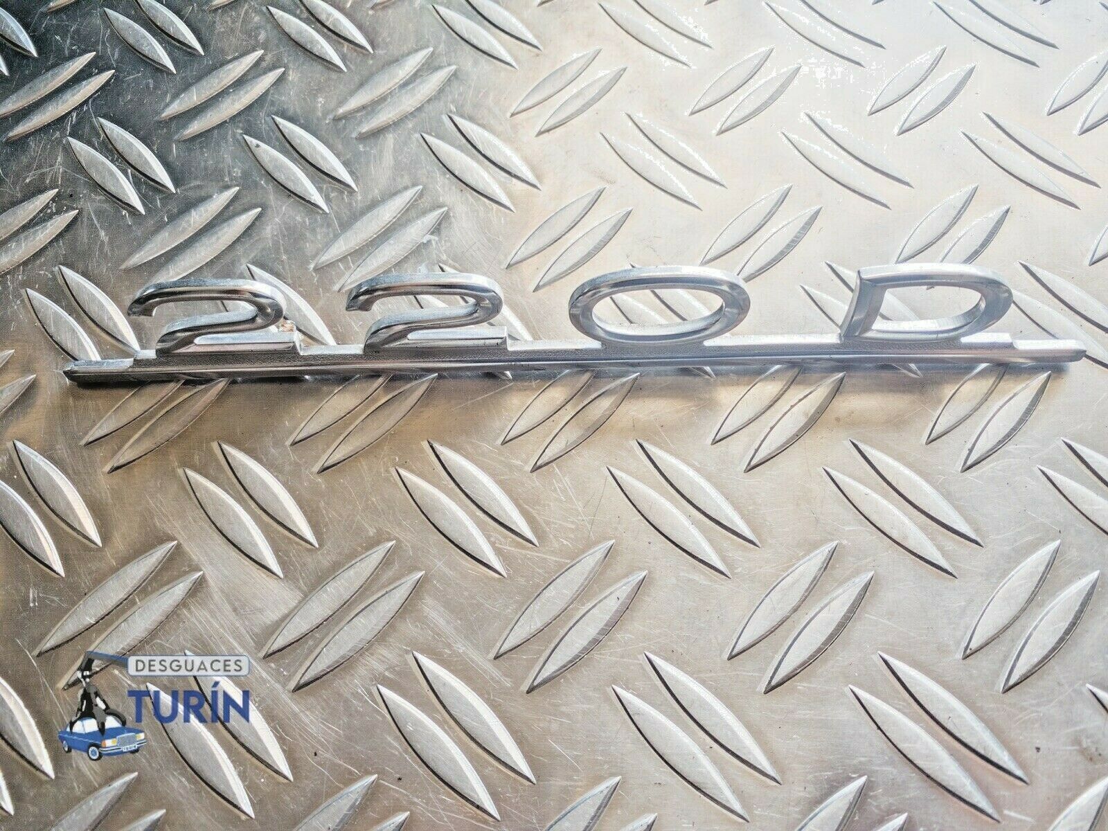 MERCEDES-BENZ Bonnet Badge 19958933