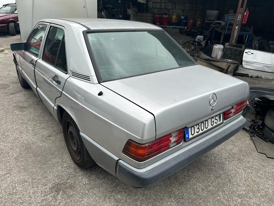 BMW 190 (W201) 1 generation (1982-1993) Polttoainesäiliön kannen lukko 24886975