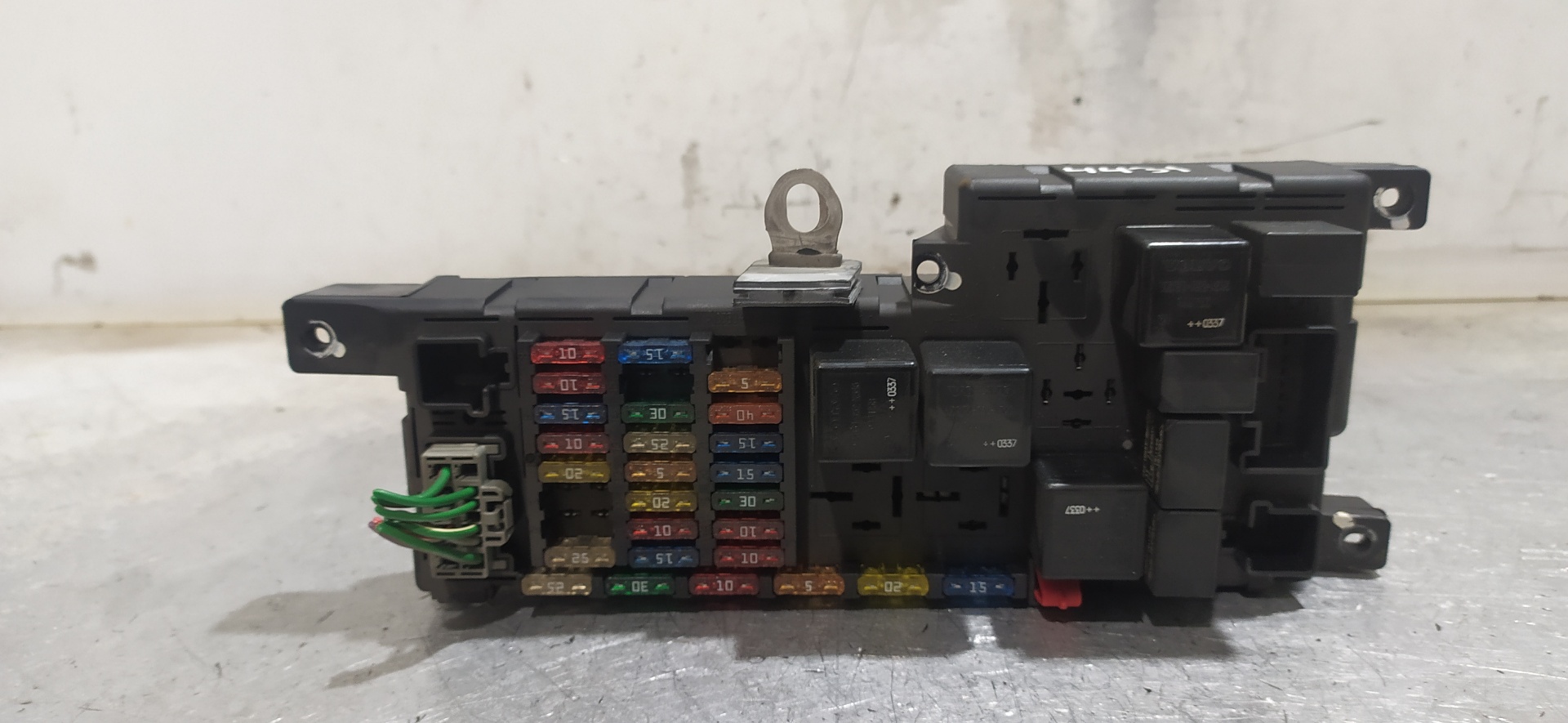 VOLVO V70 2 generation (2000-2008) Fuse Box 8678449,518829015 20112302