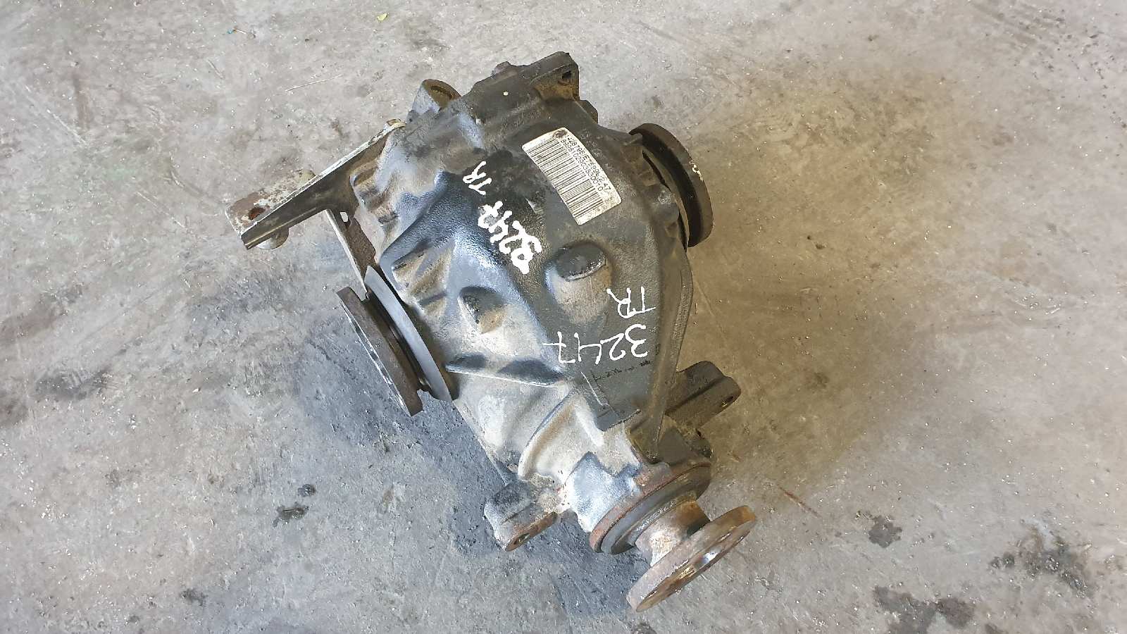 VAUXHALL 3 Series E46 (1997-2006) Bakre differential 1428796,8998102903530010 19976986