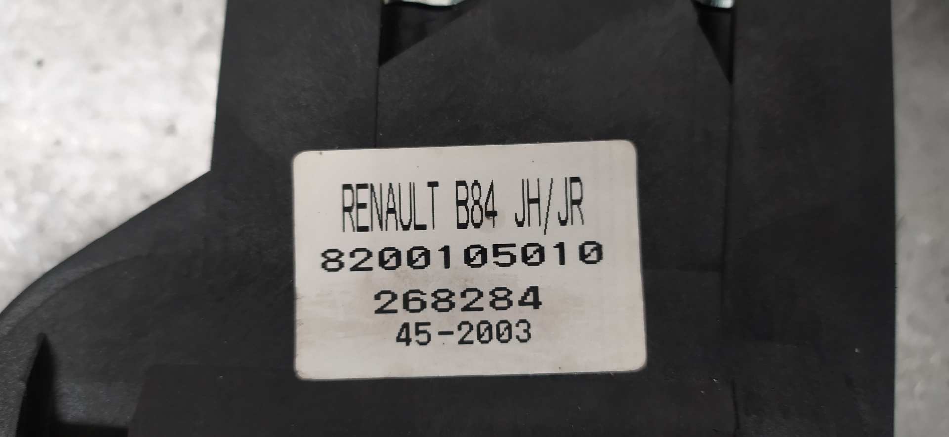 RENAULT Megane 2 generation (2002-2012) Ātrumu pārslēdzēja uzgalis 8200105010 20125865