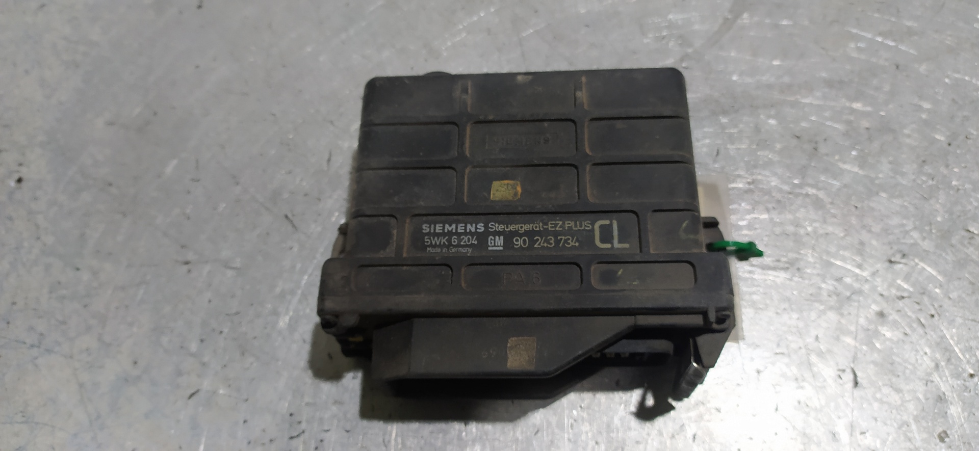 OPEL Engine Control Unit ECU 90243734, 5WK6204 23375467