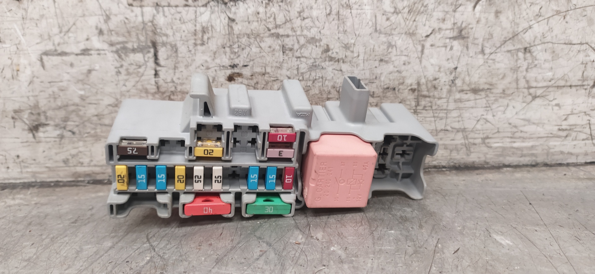 RENAULT Megane 2 generation (2002-2012) Fuse Box 20240041 25917971