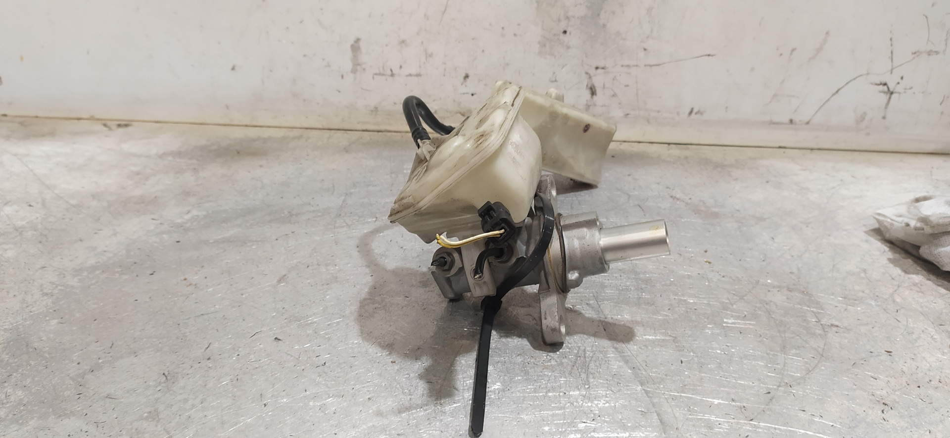 CITROËN C4 1 generation (2004-2011) Brake Cylinder 0204051007 20113843