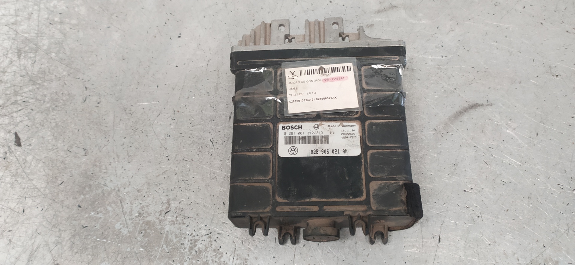 VOLKSWAGEN Passat B3 (1988-1993) Moottorin ohjausyksikkö ECU 028906021AK,0281001312 20116055