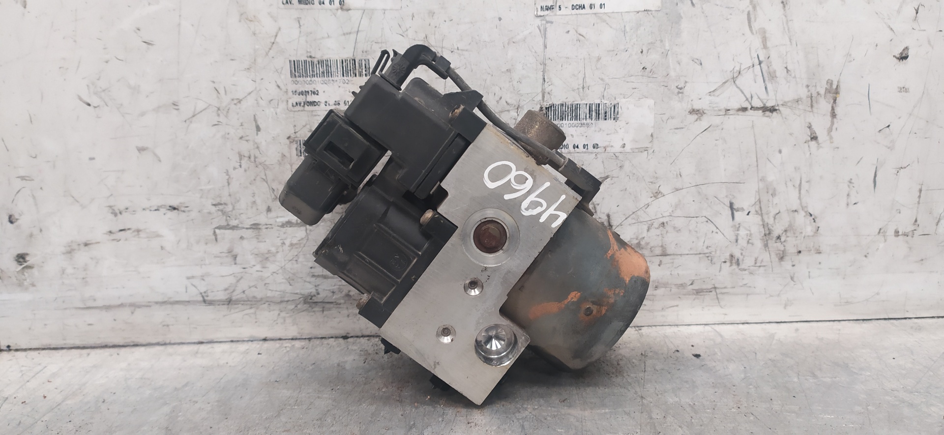 VOLKSWAGEN Passat B5 (1996-2005) ABS Pump 0265216559,8E0614111AB 23391418