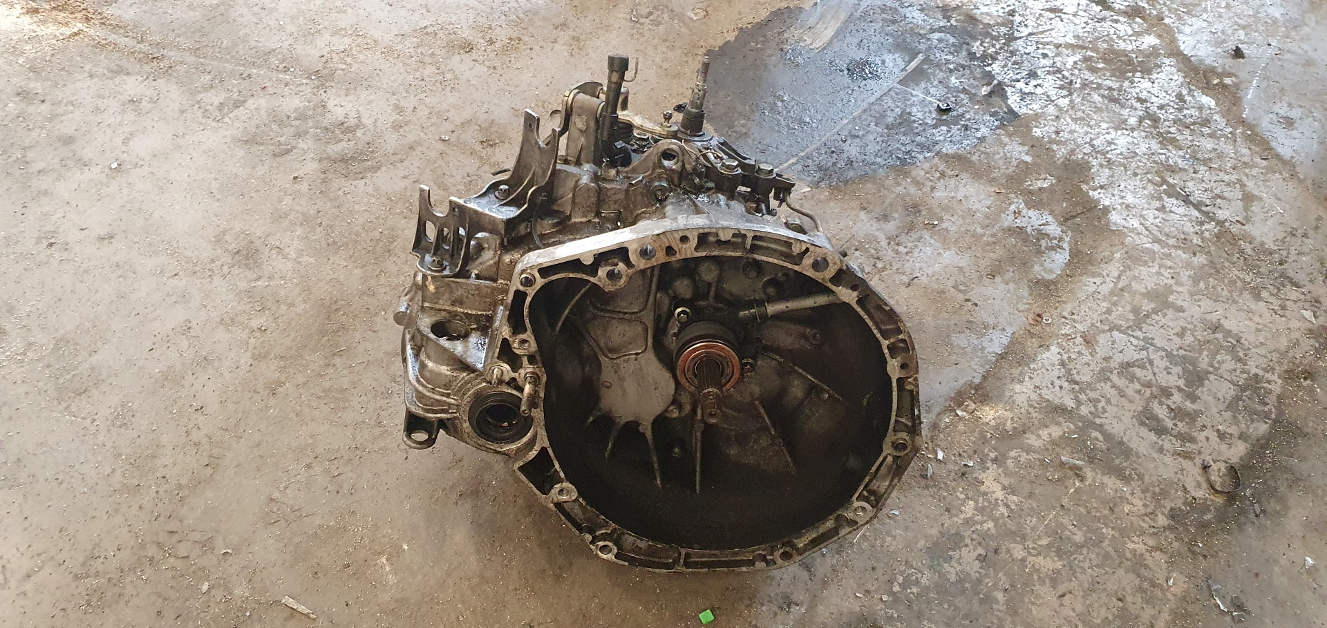 AUDI Megane 2 generation (2002-2012) Gearbox 8200156391 20118672