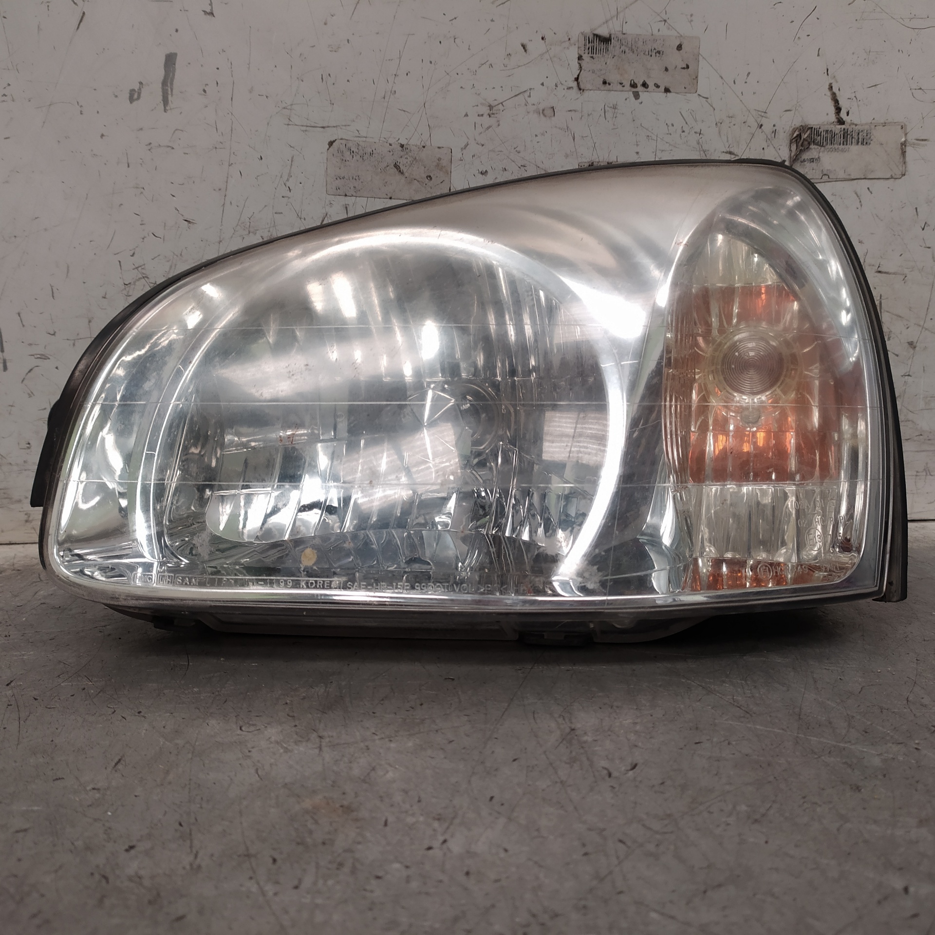 HYUNDAI Santa Fe SM (2000-2013) Front Left Headlight 25917432