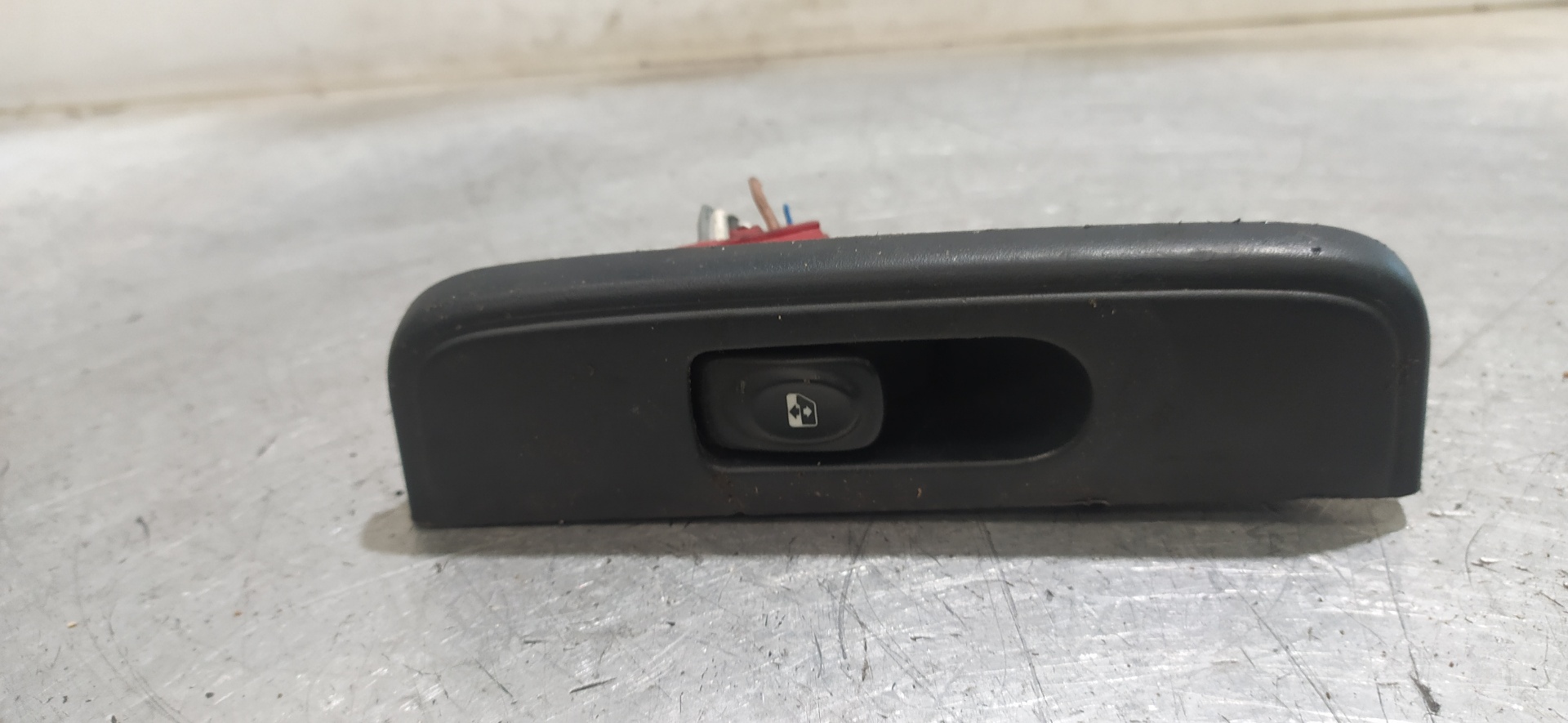 VAUXHALL Clio 2 generation (1998-2013) Front Right Door Window Switch 3117415 20107082