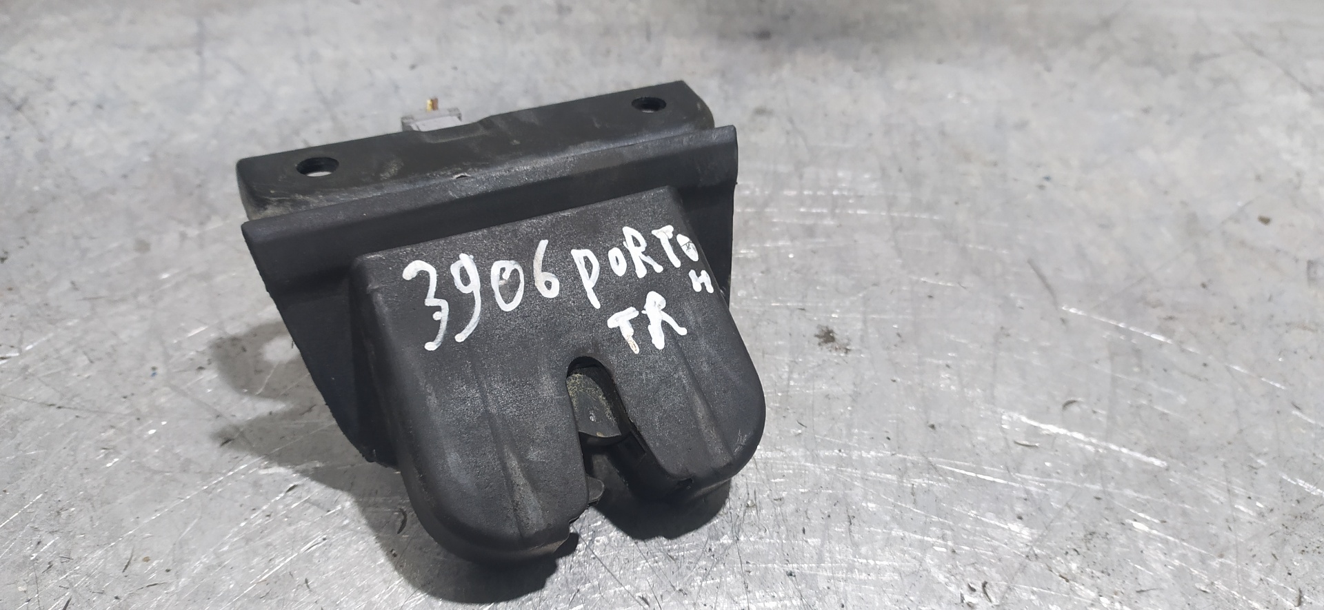 FIAT A6 C5/4B (1997-2004) Tailgate Boot Lock 8D9827565, 4B0827565 20079821