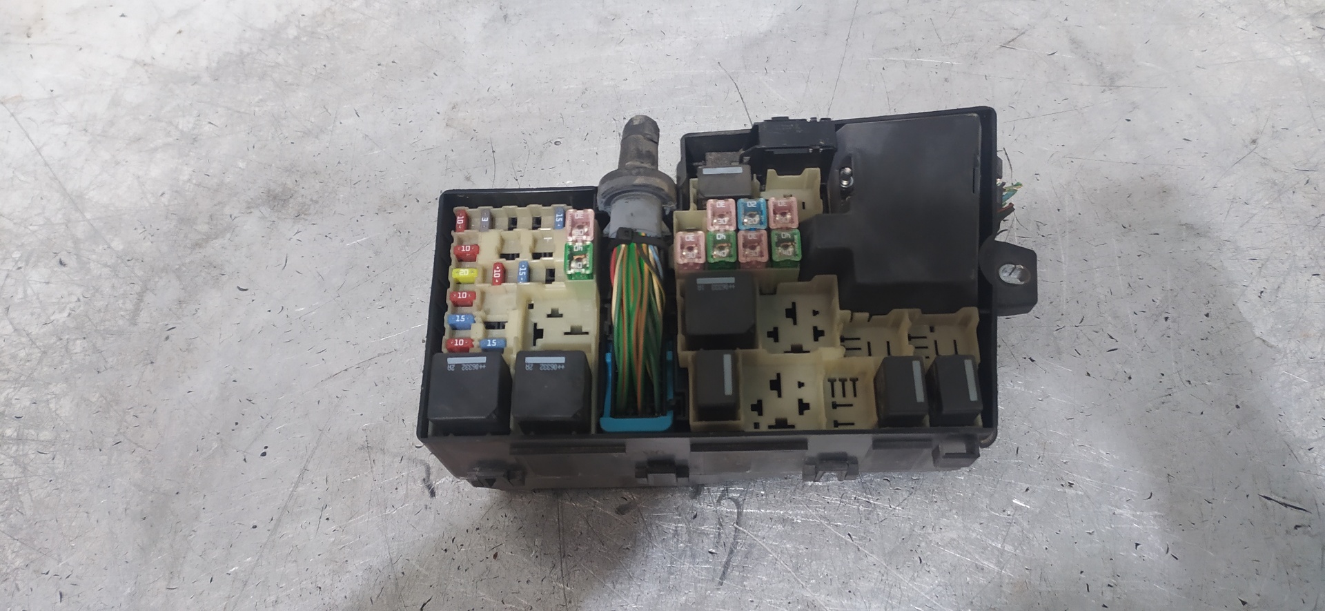 VOLVO S40 2 generation (2004-2012) Fuse Box 8688040,518818000 20115077