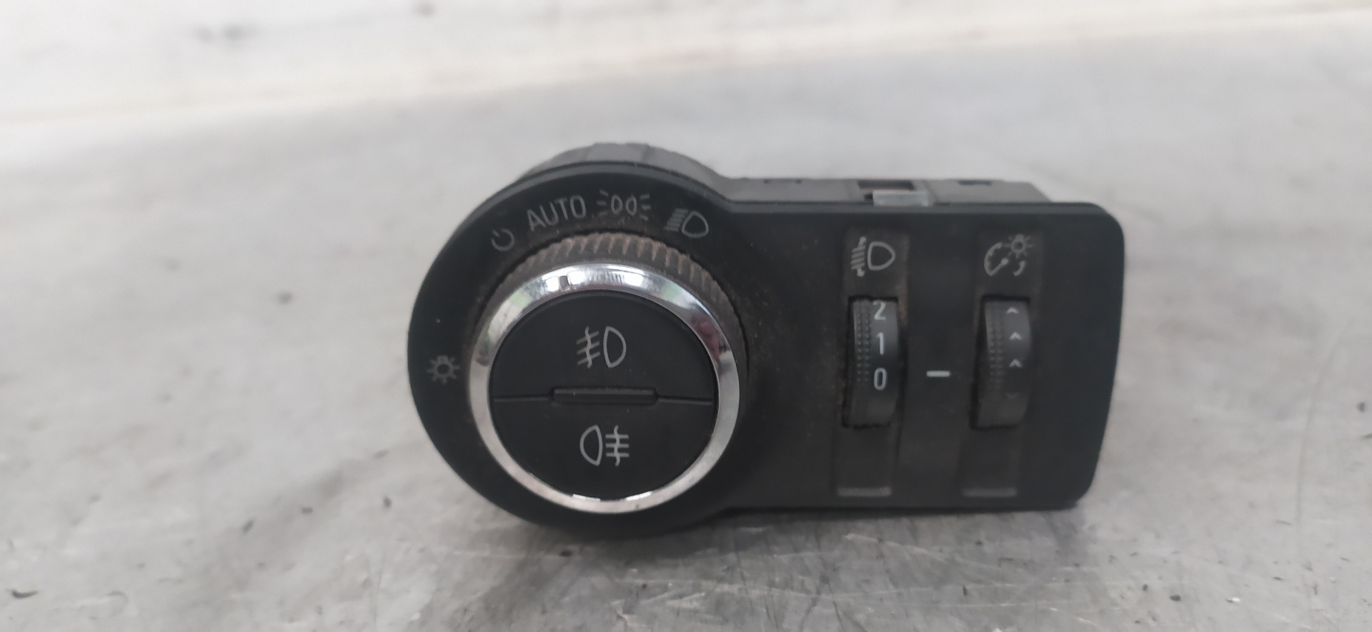 OPEL Insignia A (2008-2016) Headlight Switch Control Unit 13268702 20120382