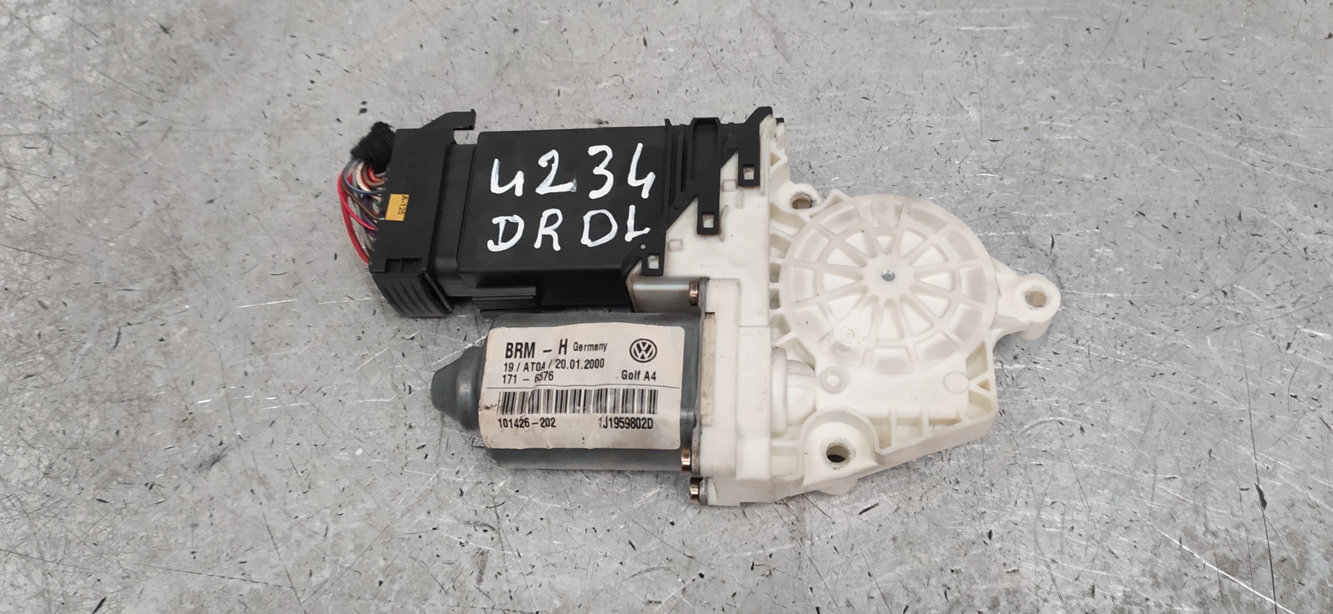 CHEVROLET Bora 1 generation (1998-2005) Front Right Door Window Control Motor 1J4959812C, 19010633 20097907