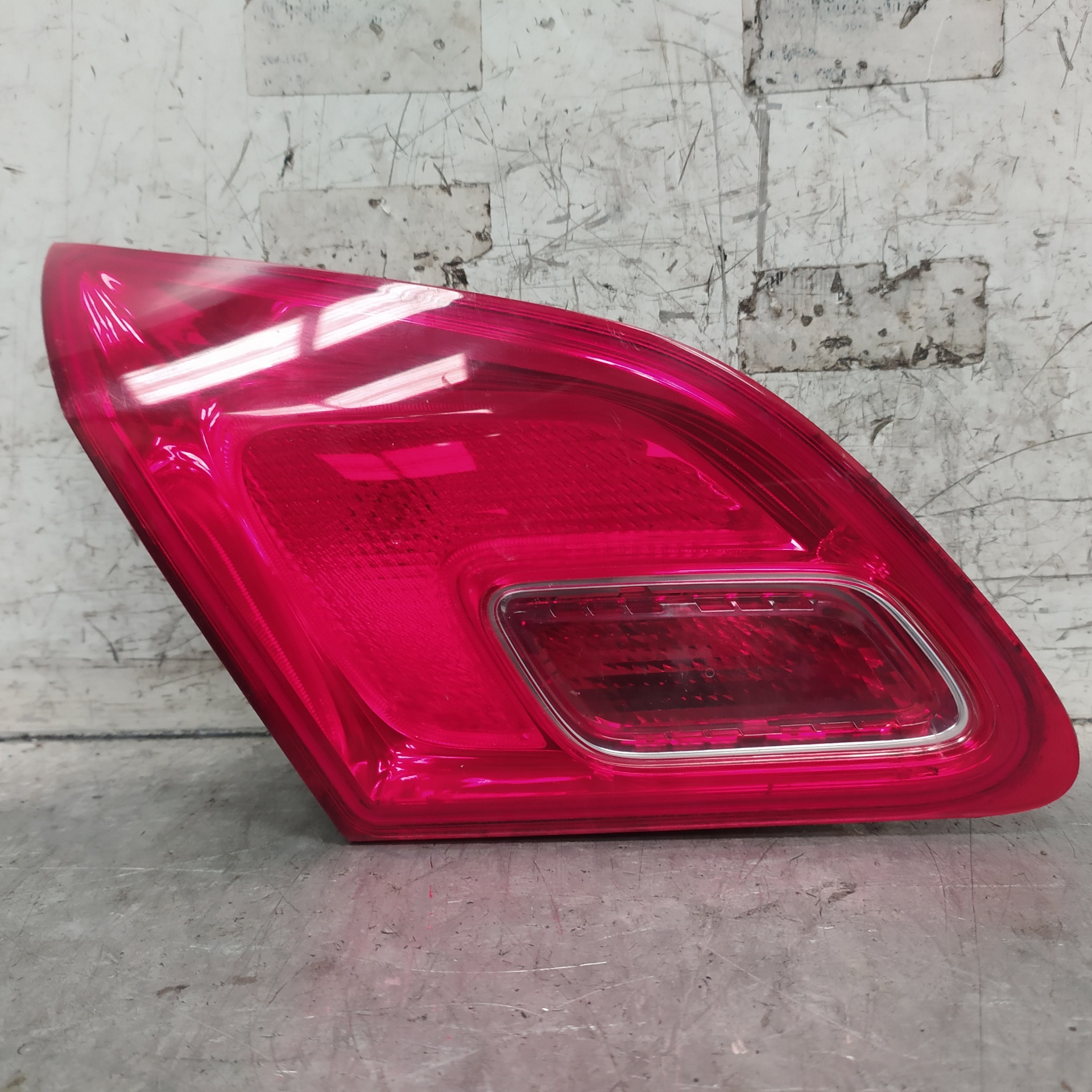 OPEL Astra J (2009-2020) Rear Right Taillight Lamp 1090098 25917664