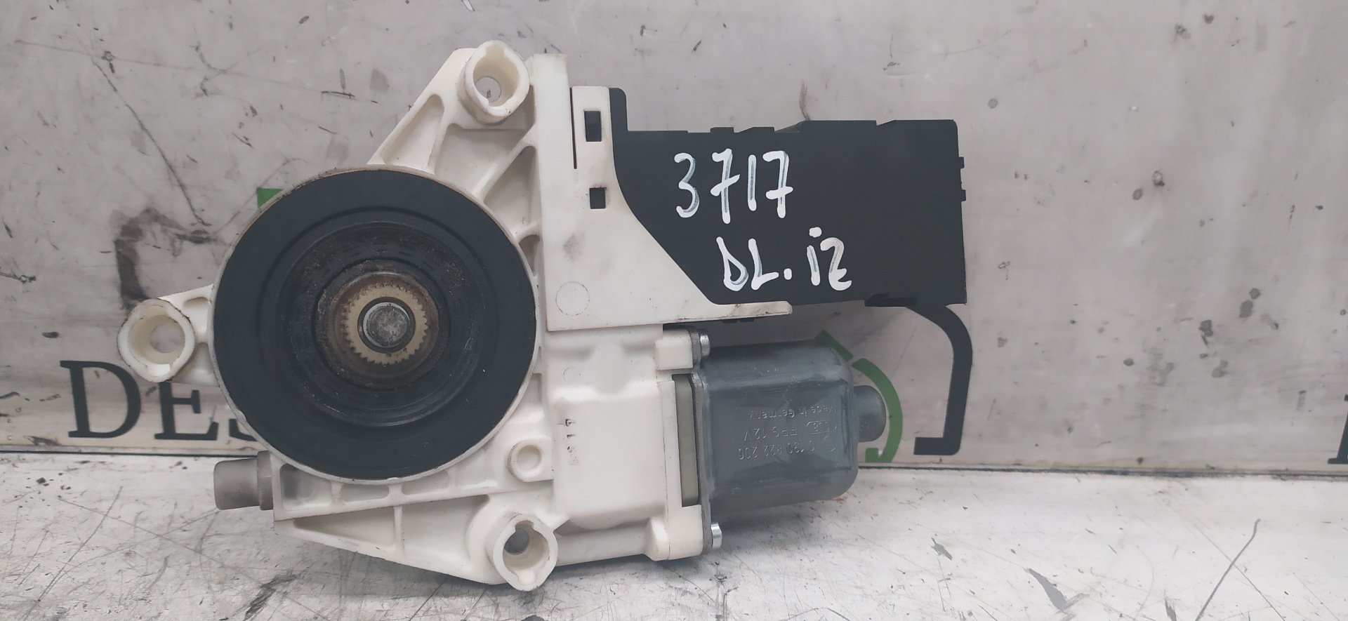 VAUXHALL 407 1 generation (2004-2010) Front Left Door Window Regulator Motor 0130822200 23369820