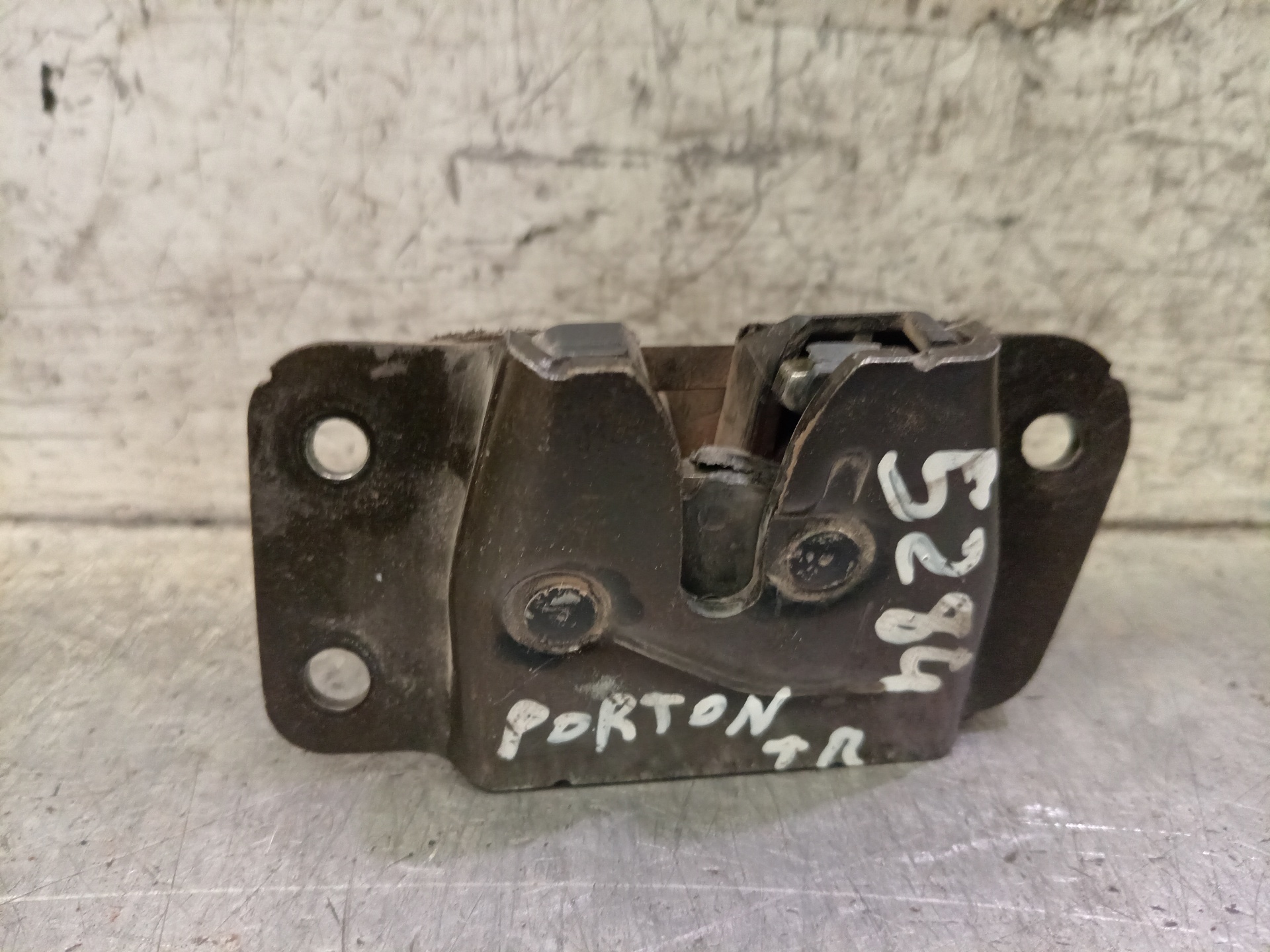 HYUNDAI Santa Fe SM (2000-2013) Takaluukun takaluukun lukko 25917705