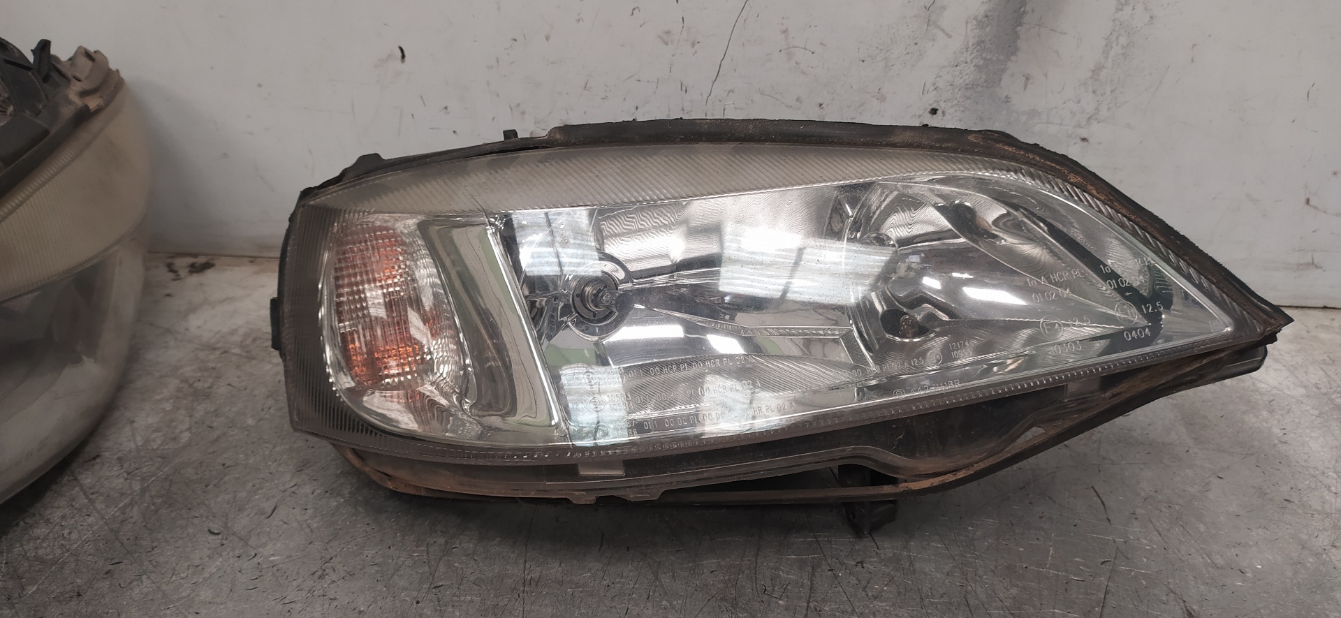 OPEL Astra H (2004-2014) Фара передняя правая 084421116R 25909582