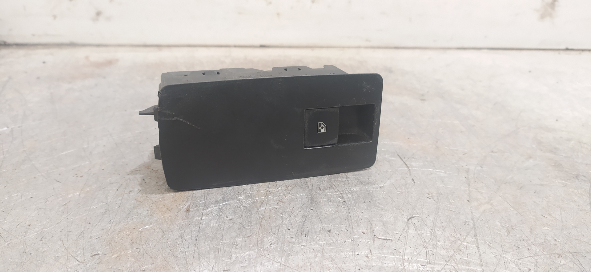 OPEL Insignia A (2008-2016) Front Right Door Window Switch 13222229 20082212