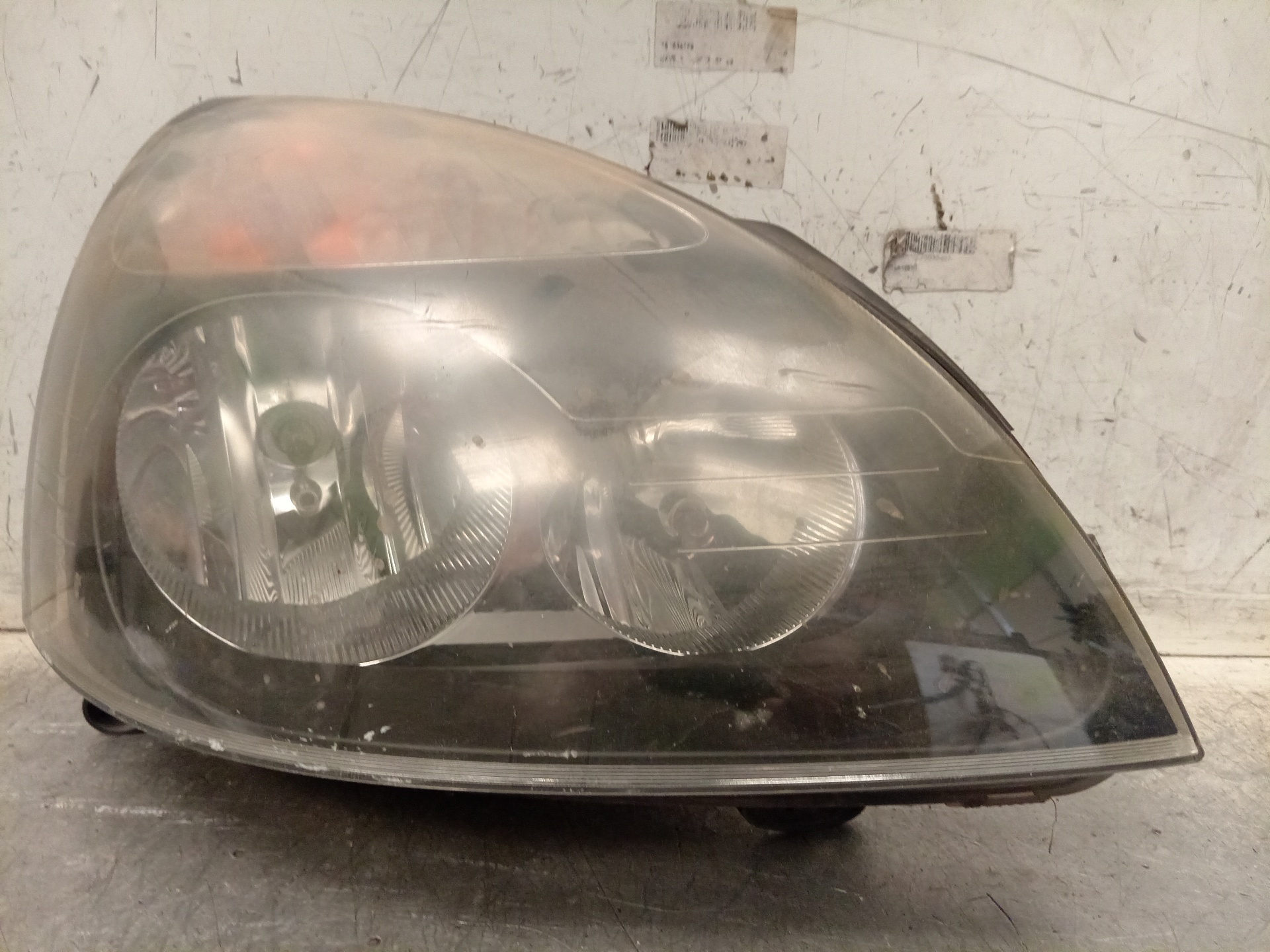 RENAULT Clio 3 generation (2005-2012) Front Right Headlight 25917497