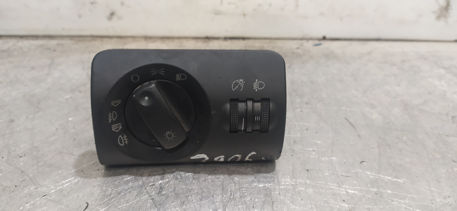 FIAT A6 C5/4B (1997-2004) Headlight Switch Control Unit 4B1941531F 20079956