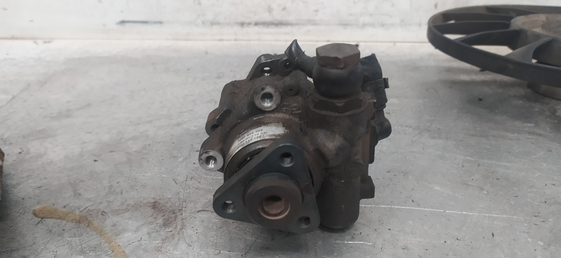 VOLKSWAGEN Passat B5 (1996-2005) Power Steering Pump 8D0145156T 20125087