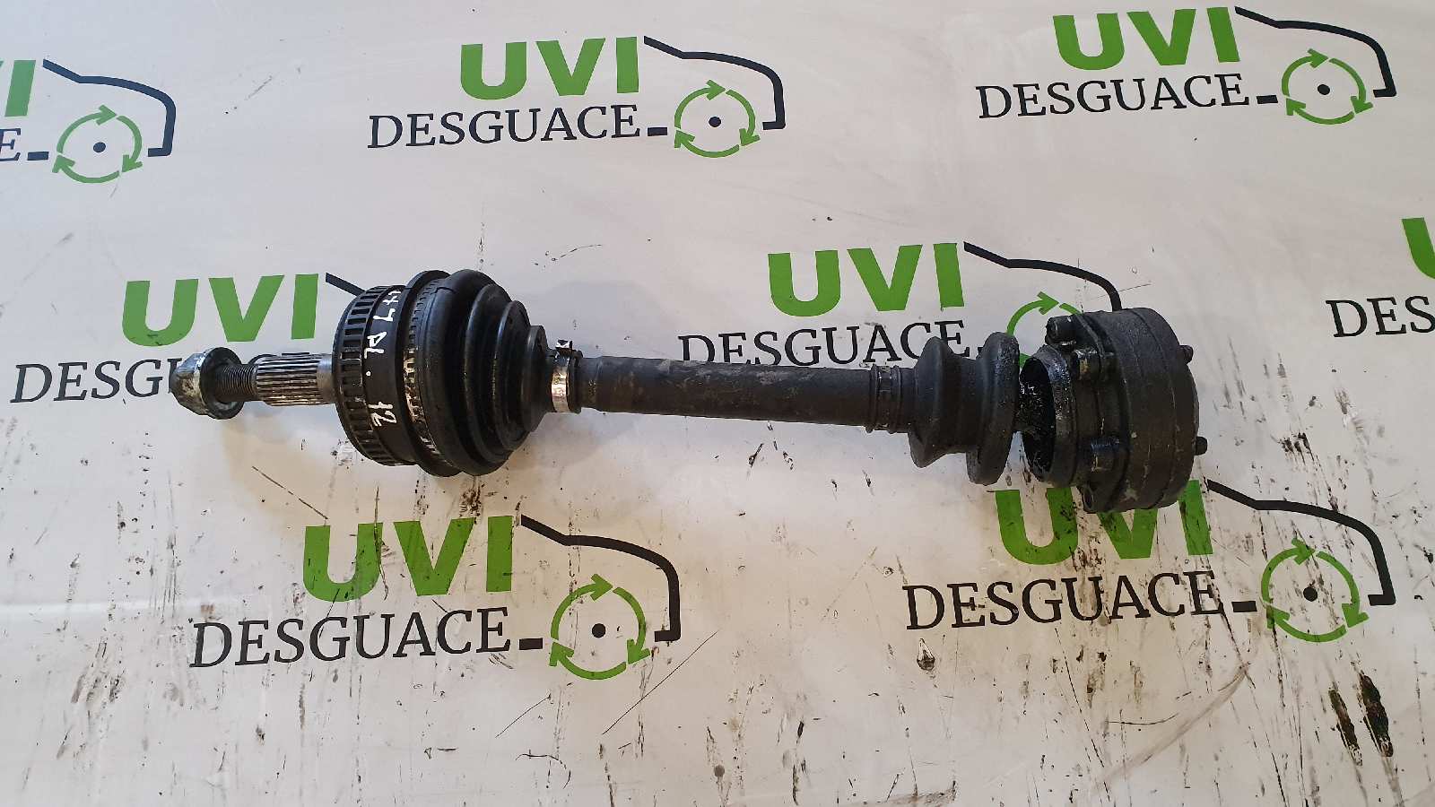 VOLVO V-Class W638, W639 (1996-2003) Front Left Driveshaft 19971101