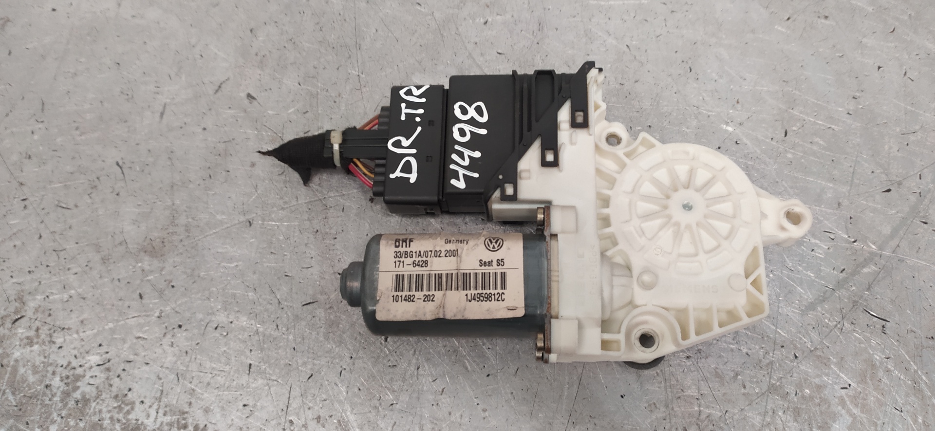 MAZDA Leon 1 generation (1999-2005) Rear Right Door Window Control Motor 1J4959812C 20115785