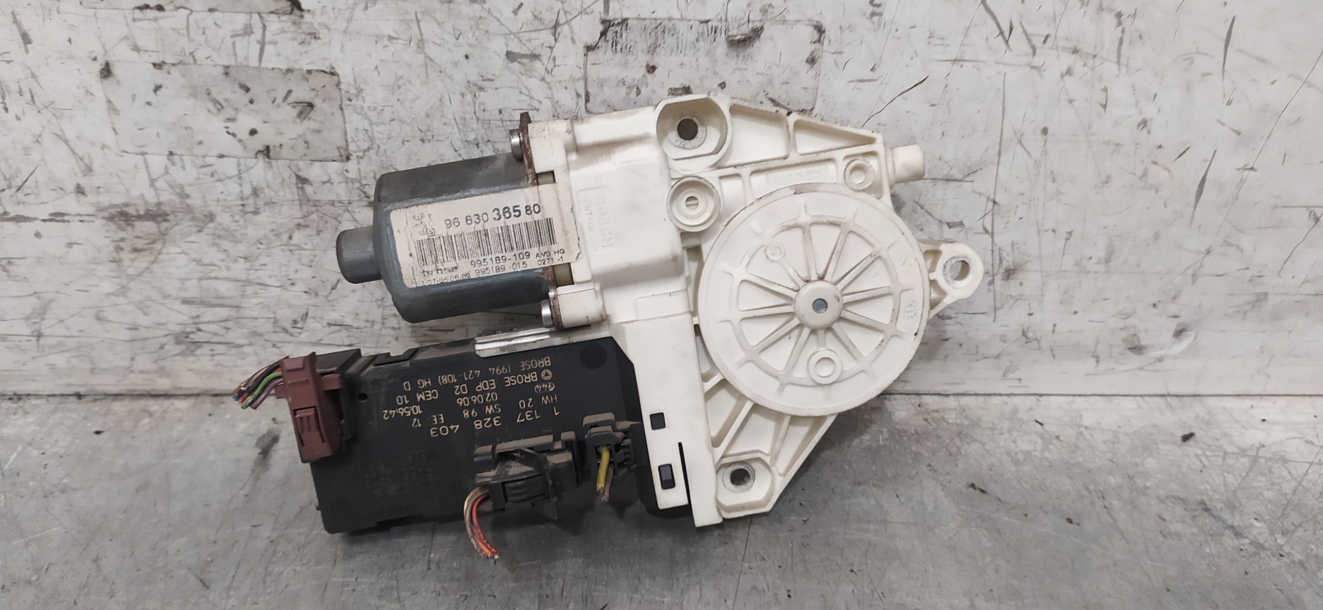 PEUGEOT 407 1 generation (2004-2010) Front Right Door Window Control Motor 9663036580 23838263