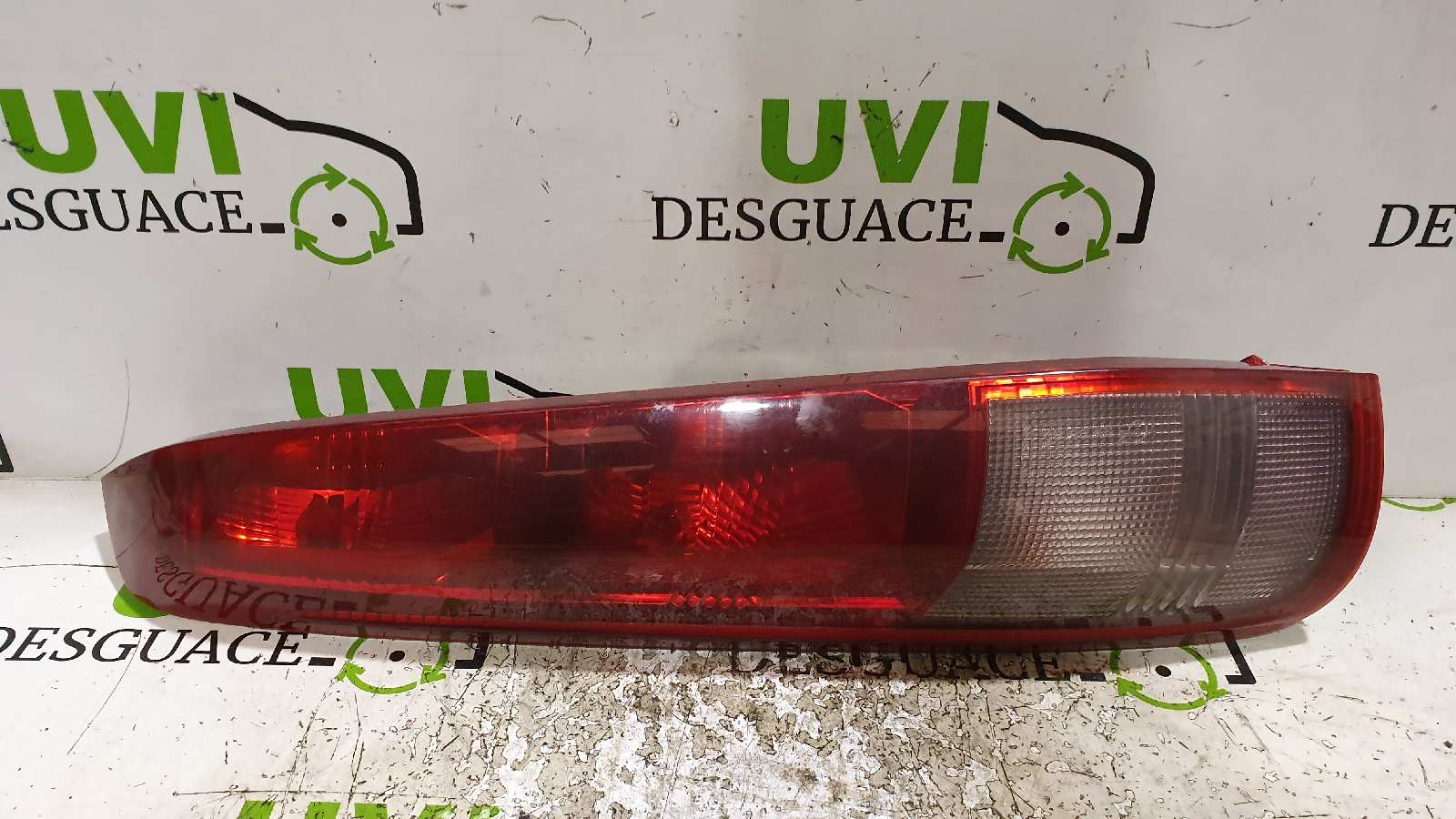 NISSAN X-Trail T30 (2001-2007) Rear Left Taillight B46L 19976789