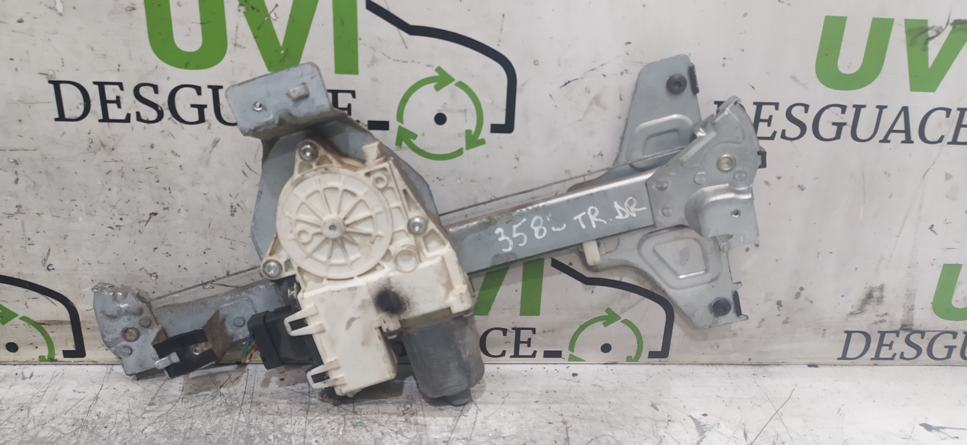 CITROËN C4 1 generation (2004-2011) Regulator de geam ușă dreapta spate 0130822238 20043973