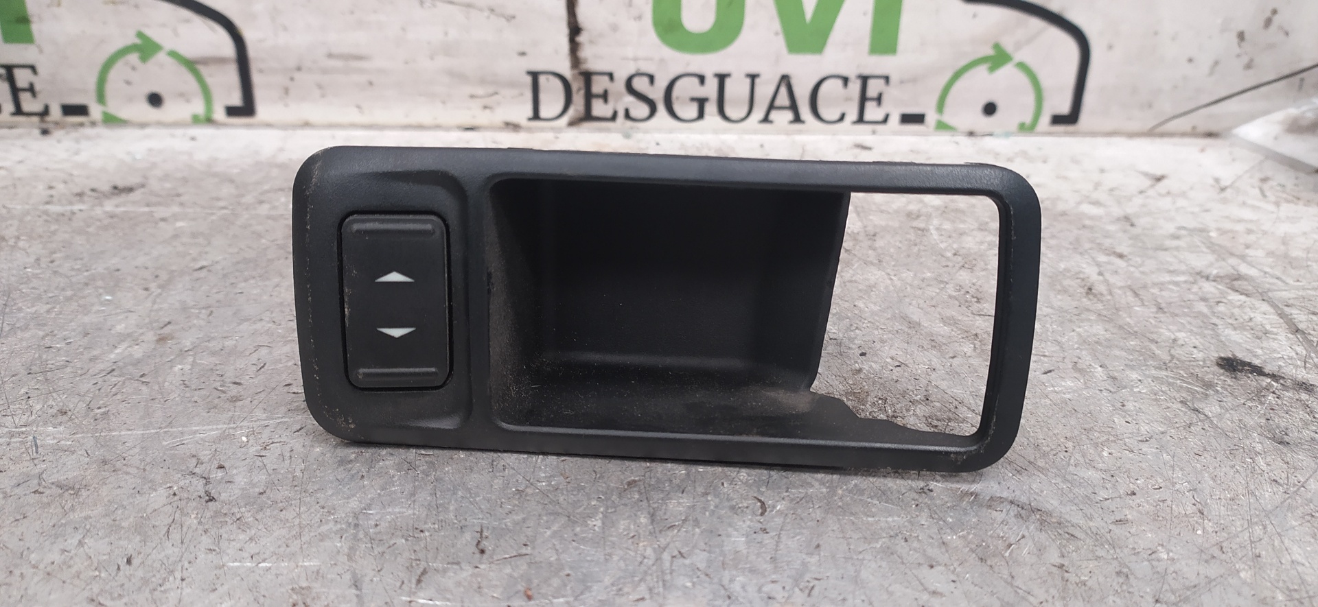 PEUGEOT Focus 2 generation (2004-2011) Front Right Door Window Switch 3M51226A36ADW 20045667