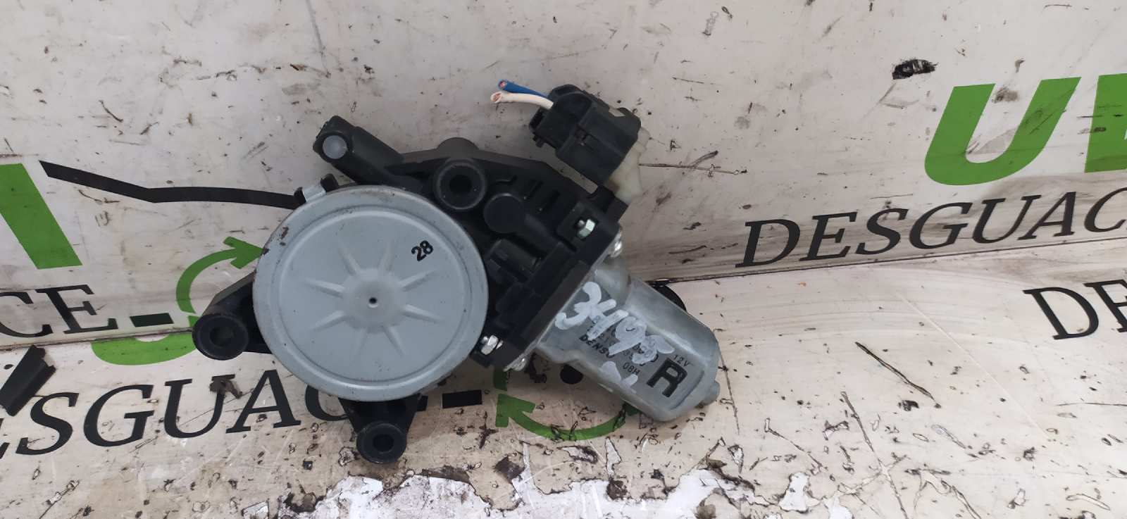 KIA Carnival 2 generation (2006-2010) Front Right Door Window Control Motor 824604D000 20002122