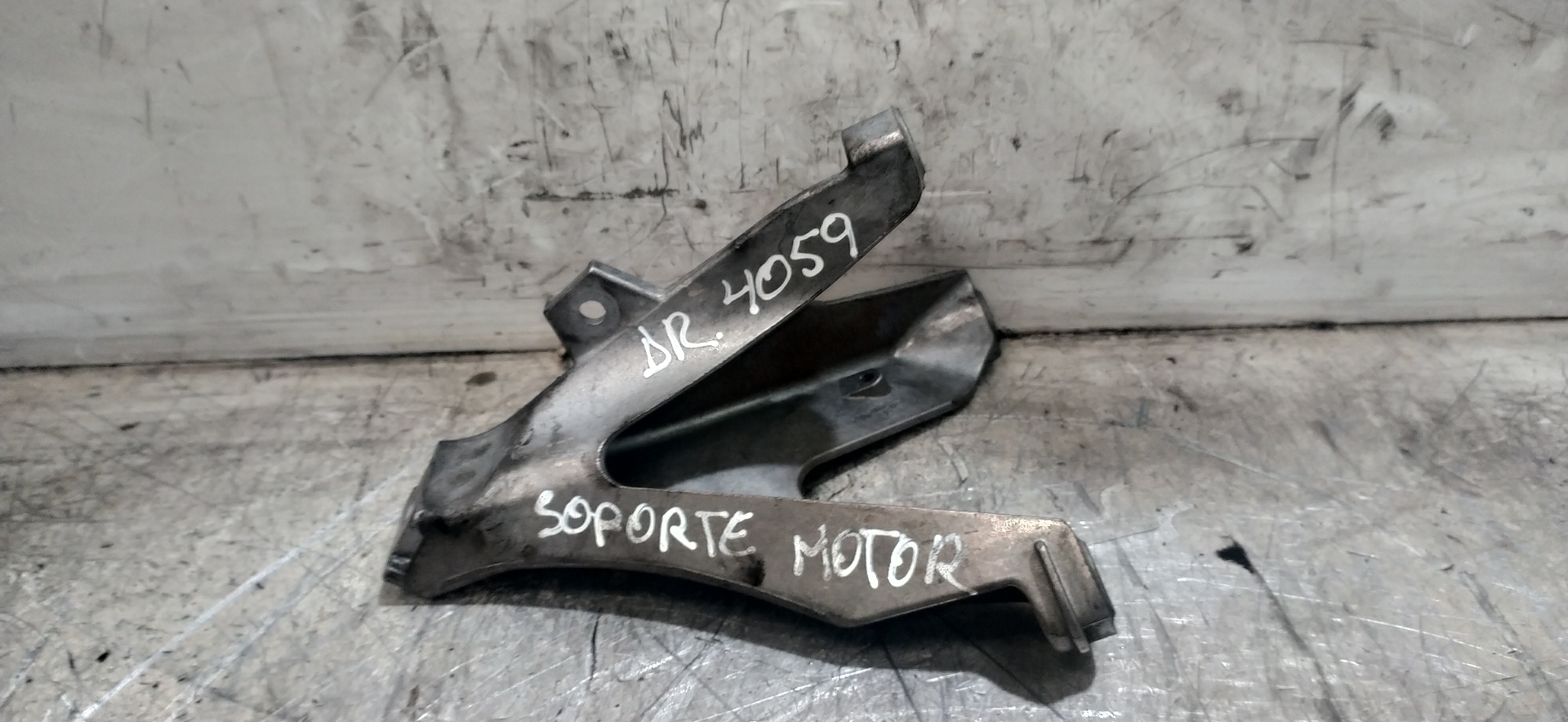 AUDI A4 B6/8E (2000-2005) Dešinė variklio pagalvė 8E0199308AF,899011 20086128