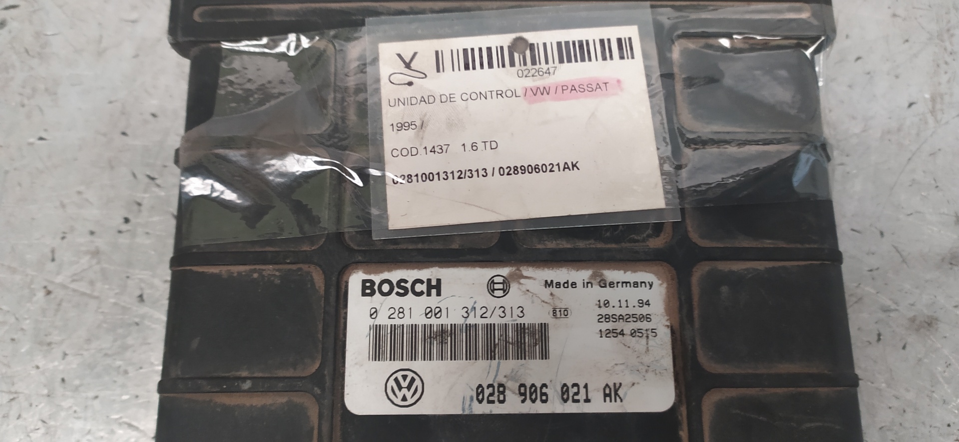 VOLKSWAGEN Passat B3 (1988-1993) Moottorin ohjausyksikkö ECU 028906021AK,0281001312 20116055