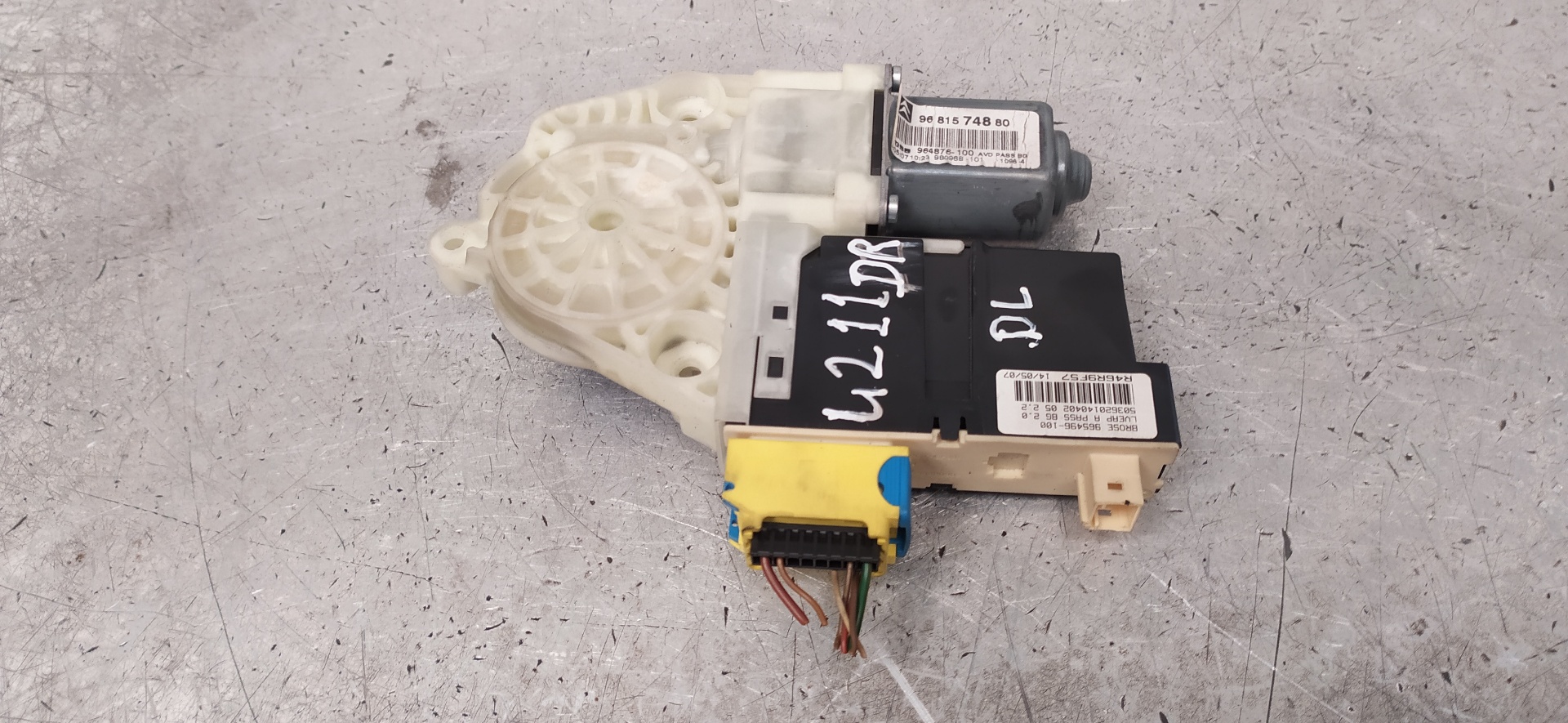 CITROËN C4 1 generation (2004-2011) Front Right Door Window Control Motor 9681574880 20097839