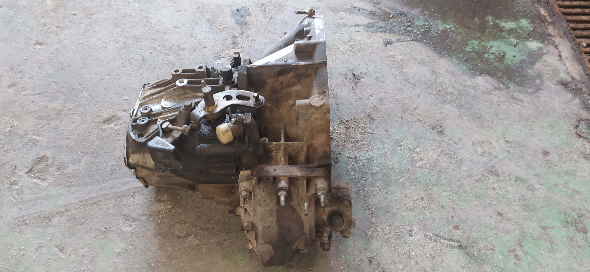 IVECO 307 1 generation (2001-2008) Gearbox 20MB10,9642019610 20094022