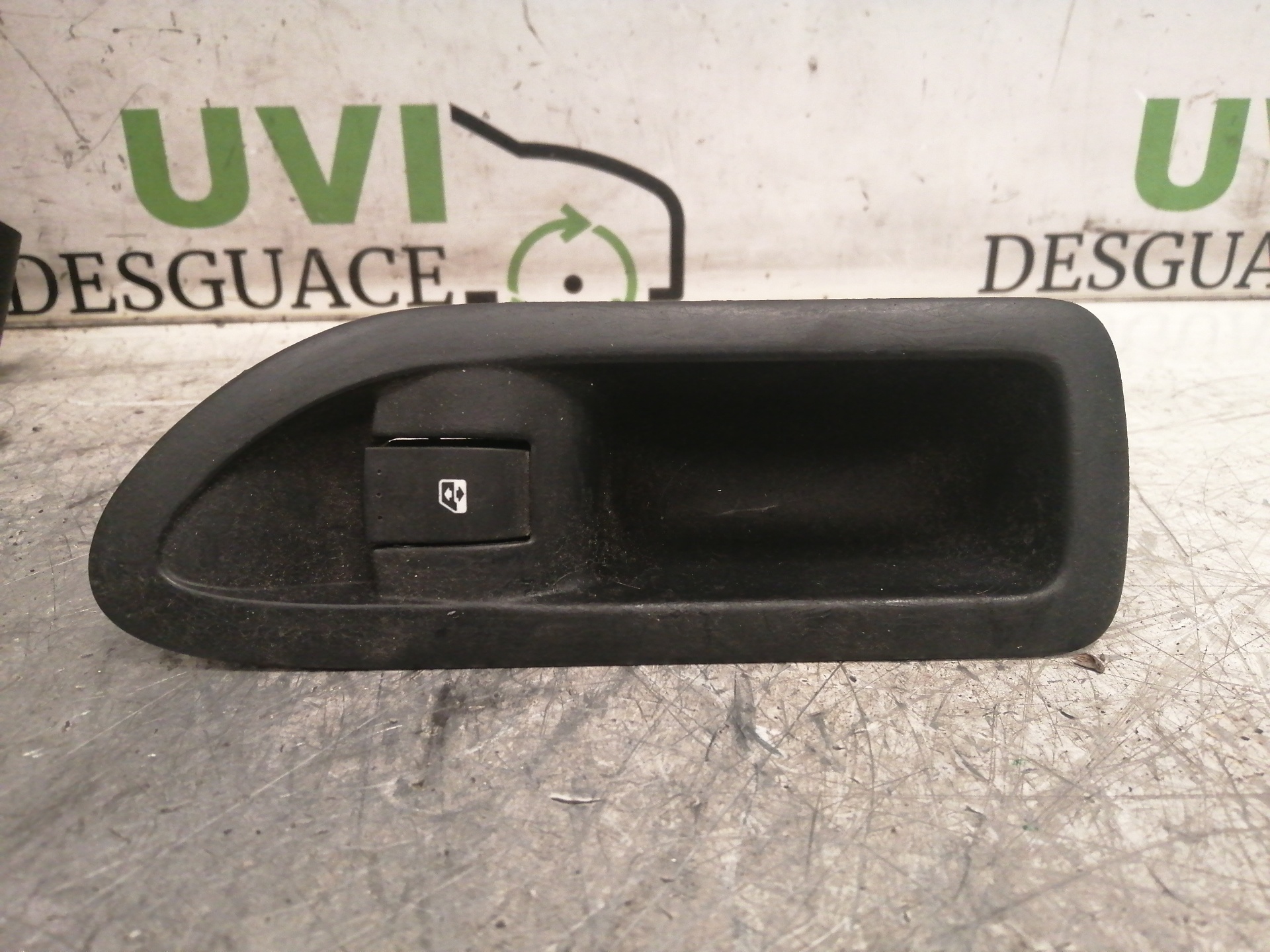 RENAULT Laguna 2 generation (2001-2007) Rear Right Door Window Control Switch 8200016013 20055667